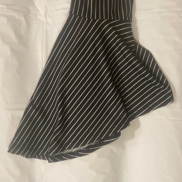 Pinstriped long sleeve crop top - Picture 4 of 6